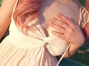 樱花小猫_小猫的夏日户外露出～回家就被老公按在床上猛干